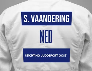 Judo GI with a backnumber showing the name Simon Vaandering from Stichting Judosport Oost